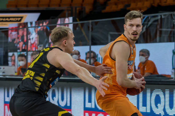 本世纪第一人！NBA准状元飙30分全能数据，率杜克挺进精英8强.